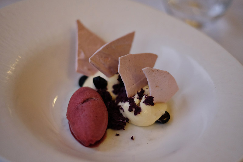 Lavender Sorbet with 35% Ivory Chocolate Mousse, and Blueberries. Darley's Restaurant at Lilianfels Resort & Spa in the Blue Mountains. Darley's Restaurant review by White Caviar Life.